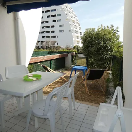 Apartment En Rez-de-chaussee - Vue Jardin & Mer, Quartier Calme - Fr-1-328-265 *